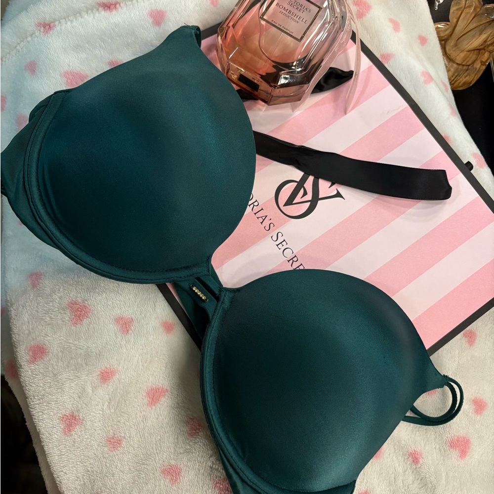 Victoria's Secret Very sexy Push up Bra - 32D